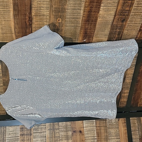 Top - Picture 2 of 2